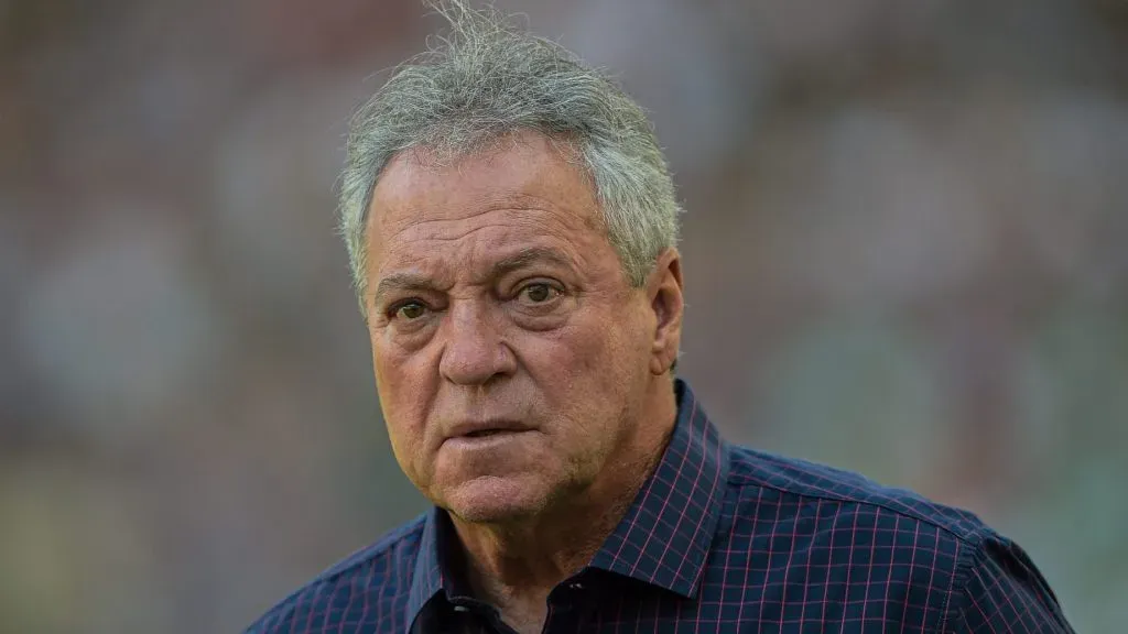 Abel Braga durante partida entre Fluminense e Santos no estádio Maracanã pelo Campeonato Brasileiro – Foto: Thiago Ribeiro/AGIF