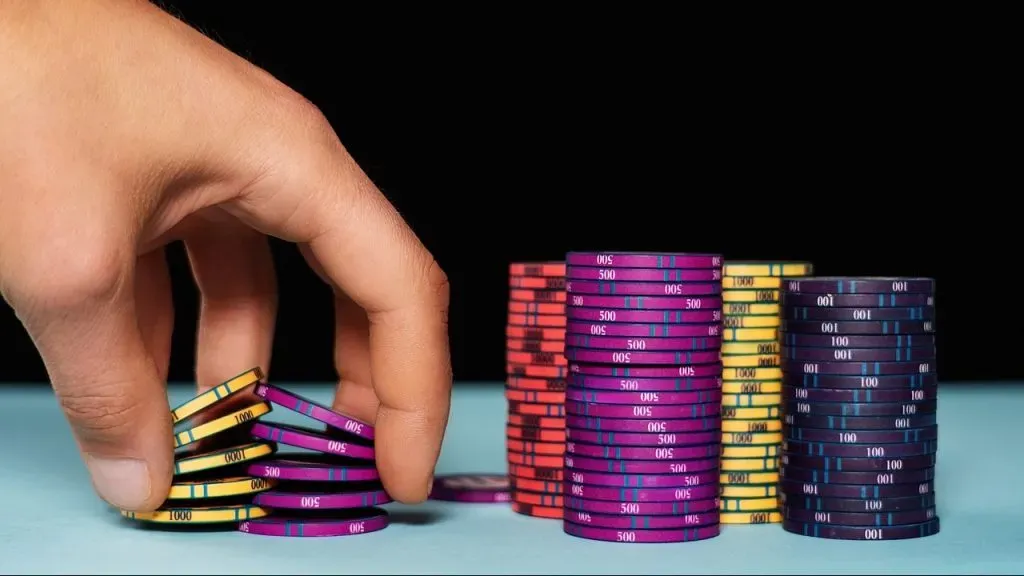 Fichas de poker coloridas. Foto: Reprodução/Pixabay
