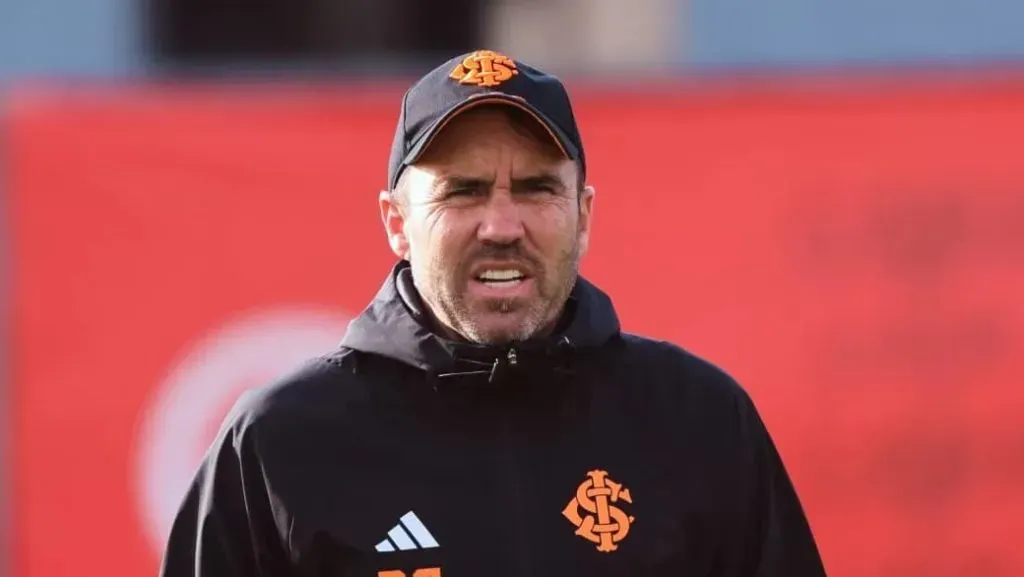 Foto: Ricardo Duarte/Internacional - Eduardo Coudet comandando treino do Internacional para o Brasileirão