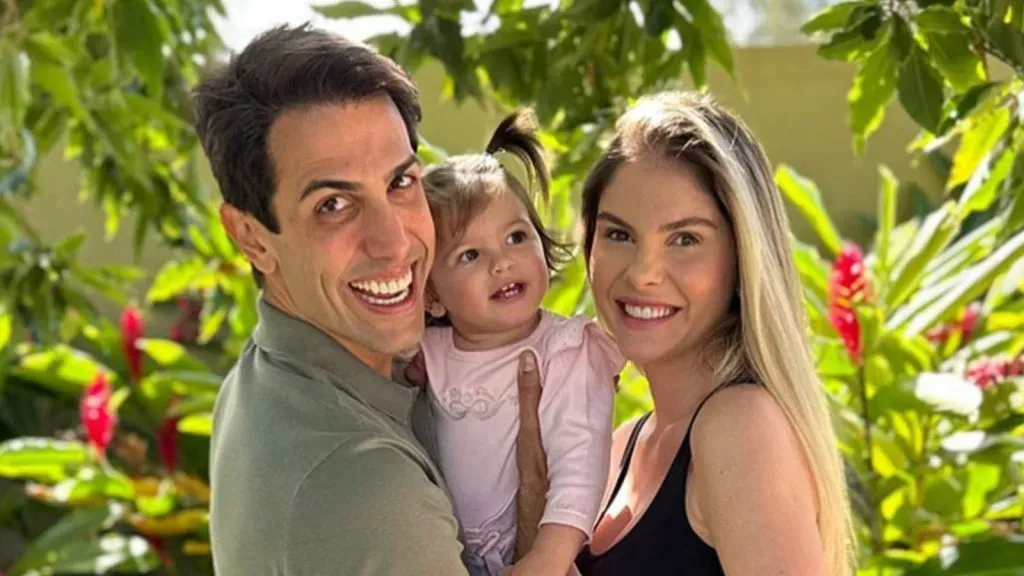 Bárbara, o marido e a filha - Foto: Instagram Bárbara Evans
