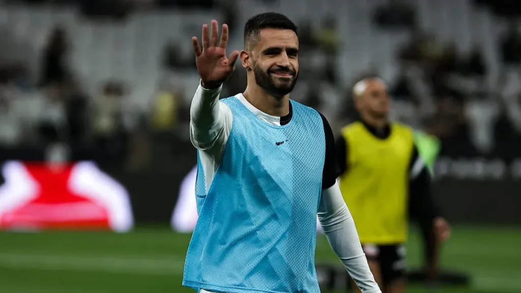 Renato Augusto, jogador do Corinthians, durante aquecimento antes da partida contra o Bahia no estádio Arena Corinthians pelo Campeonato Brasileiro - Foto: Fabio Giannelli/AGIF