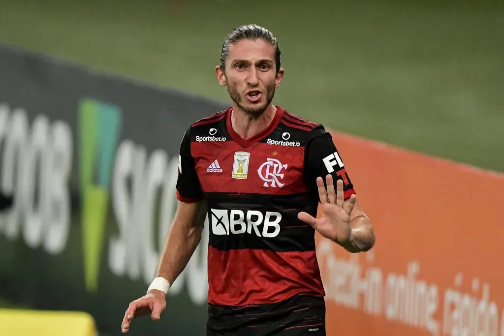 Filipe Luis em jogo pelo Flamengo. Foto: Thiago Ribeiro/AGIF