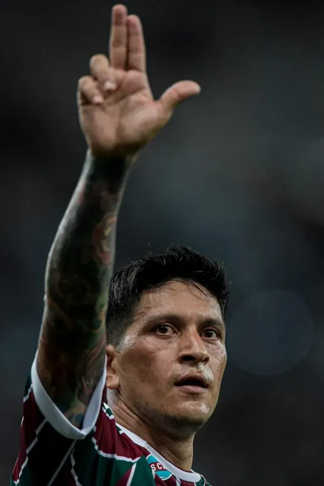 Cano, jogador do Fluminense, comemora seu gol durante partida contra o São Paulo no estádio Maracanã pelo campeonato Brasileiro A 2023. Foto: Thiago Ribeiro/AGIF