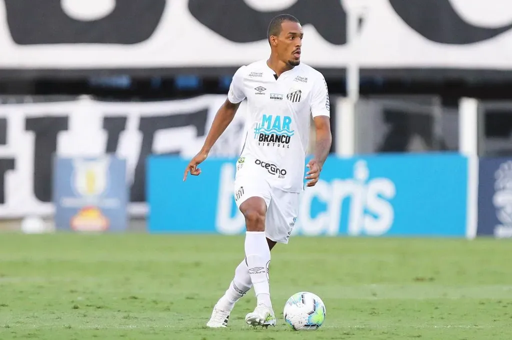 Luiz Felipe tem contrato com o Santos até o fim de 2024 – Foto: Pedro Ernesto Guerra/Santos FC