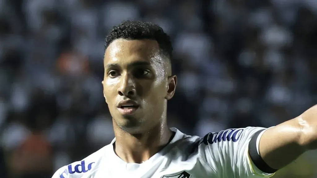 Lucas Braga não vai permanecer no Santos em 2024. Foto: Marcello Zambrana/AGIF