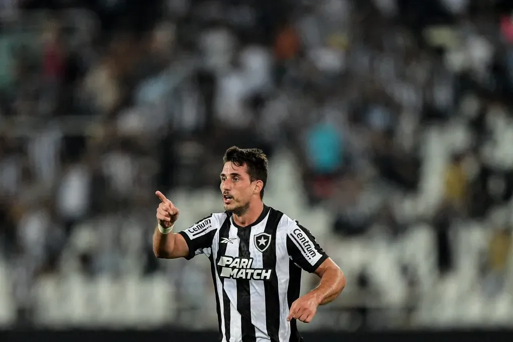 Gabriel Pires sofreu com lesões em 2023. Foto: Thiago Ribeiro/AGIF