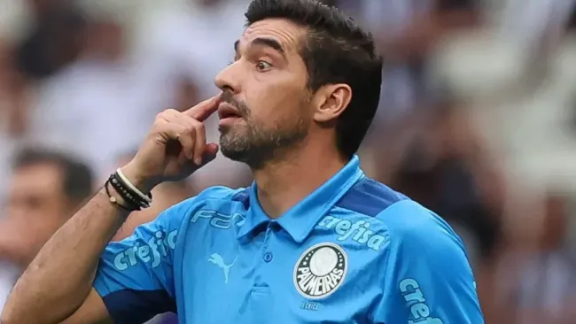 Foto: César Greco/Palmeiras - Abel Ferreira comandando o Palmeiras, no Brasileirão