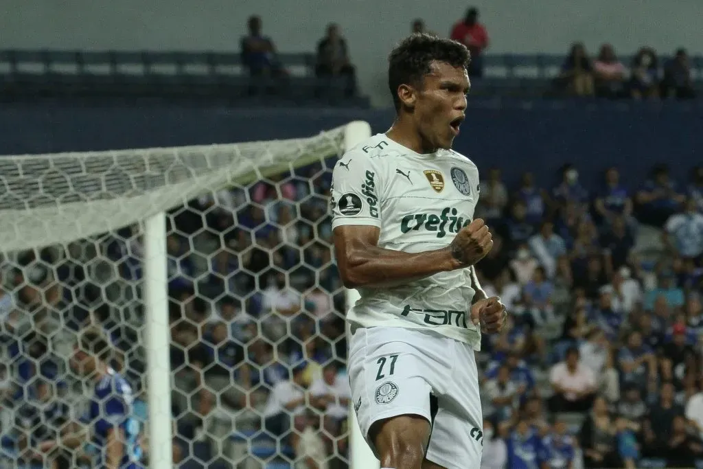 Gabriel Veron jogador do Palmeiras comemora seu gol durante partida contra o Emelec no estadio George Capwell pelo campeonato Copa Libertadores 2022. Foto: API/AGIF