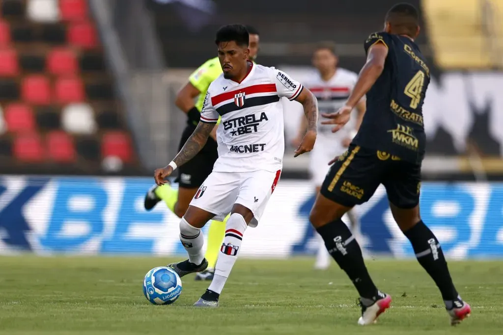 SP – RIBEIRAO PRETO – 12/08/2023 – BRASILEIRO B 2023, BOTAFOGO-SP X PONTE PRETA – Ivonei jogador do Botafogo-SP durante partida contra o Ponte Preta no estadio Santa Cruz pelo campeonato Brasileiro B 2023. Foto: Thiago Calil/AGIF