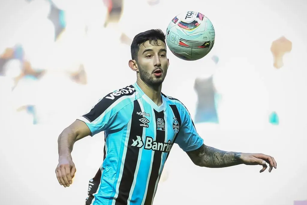 RS – Porto Alegre – 18/06/2022 – BRASILEIRO B 2022, GREMIO X SAMPAIO CORREA – Villasanti jogador do Gremio durante partida contra o Sampaio Correa no estadio Arena do Gremio pelo campeonato Brasileiro B 2022. Foto: Pedro H. Tesch/AGIF