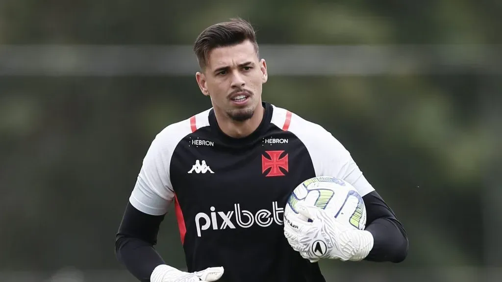 Ivan em ação durante treinos do Gigante. Foto: Daniel Ramalho/Vasco.
