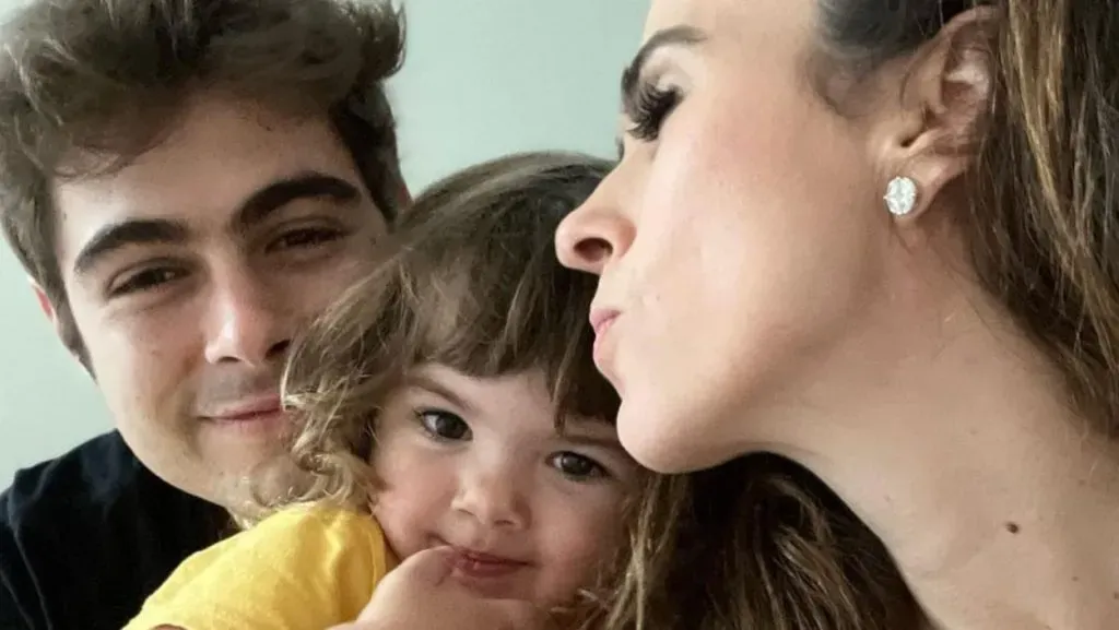 Rafa, Tatá e a filha do casal, Clara – Foto: Instagram Tatá Werneck