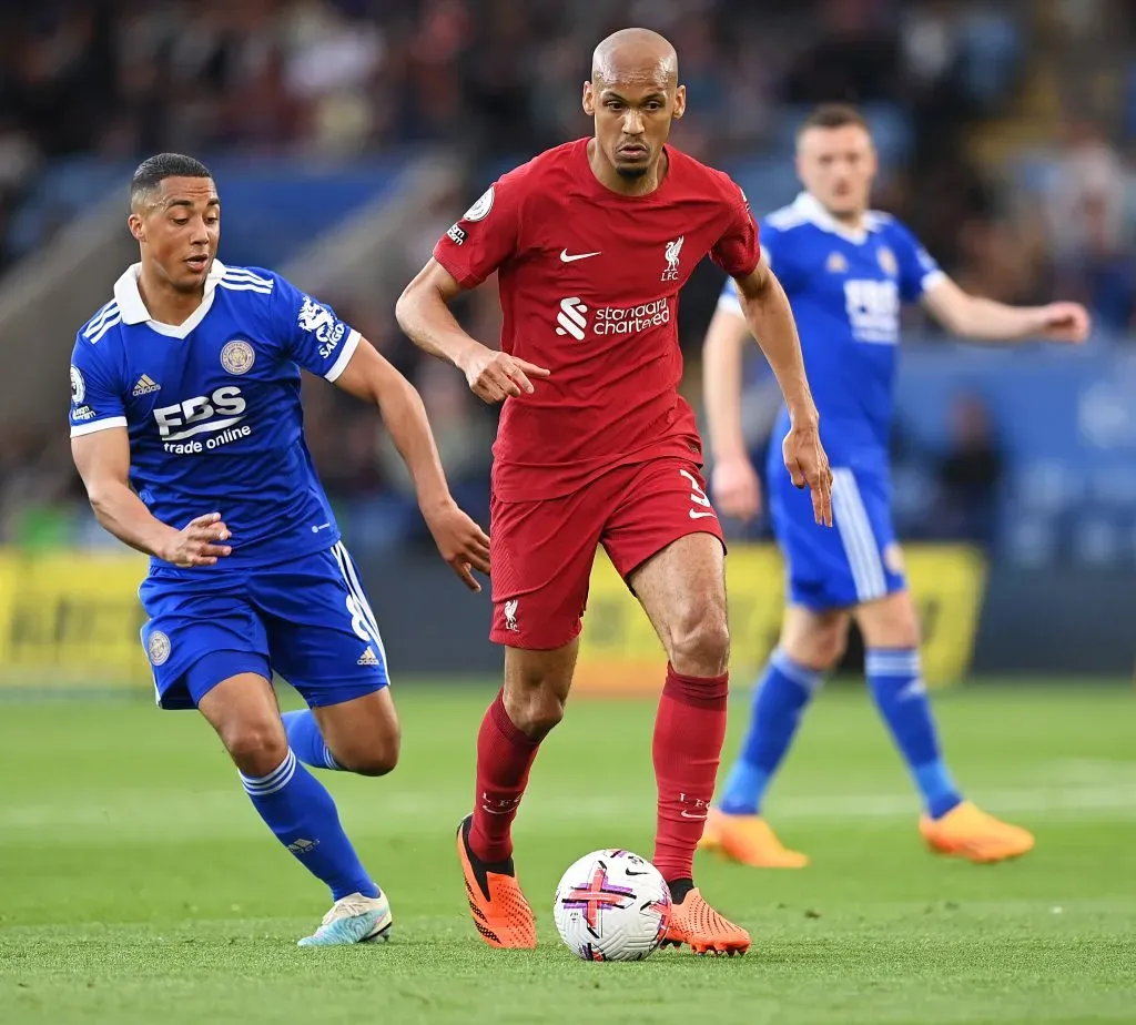 Volante Fabinho atuando pelo Liverpool. Foto: Michael Regan/Getty Images)