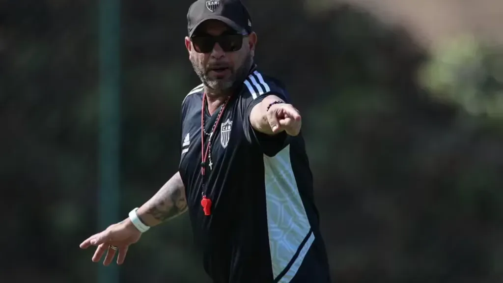 Foto: Pedro Souza/Atlético-MG – Turco Mohamed durante treino do Atlético-MG