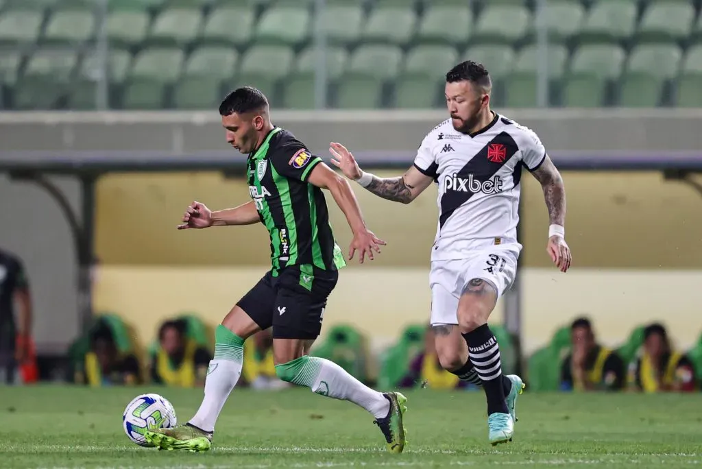 Emmanuel Martínez jogando pelo América-MG no Campeonato Brasileiro 2023. Foto: Gilson Lobo/AGIF