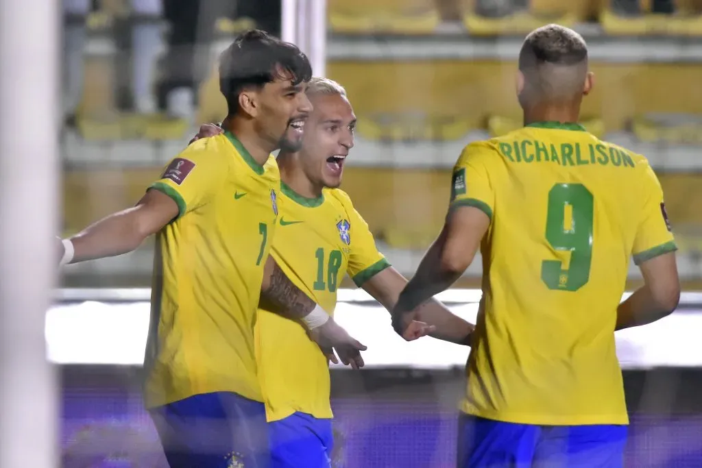 Paquetá e companheiros pela Seleção. Foto: APG/AGIF