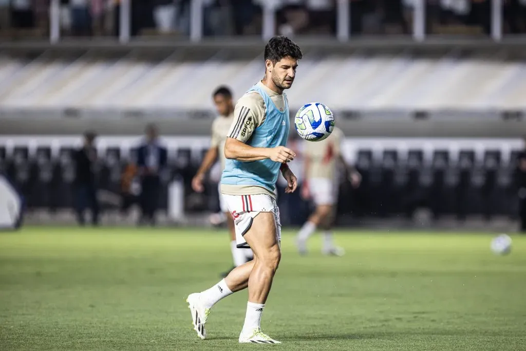 Alexandre Pato jogador do São Paulo durante partida contra o Bragantino no estádio Vila Belmiro pelo campeonato Brasileiro A 2023. Abner Dourado/AGIF