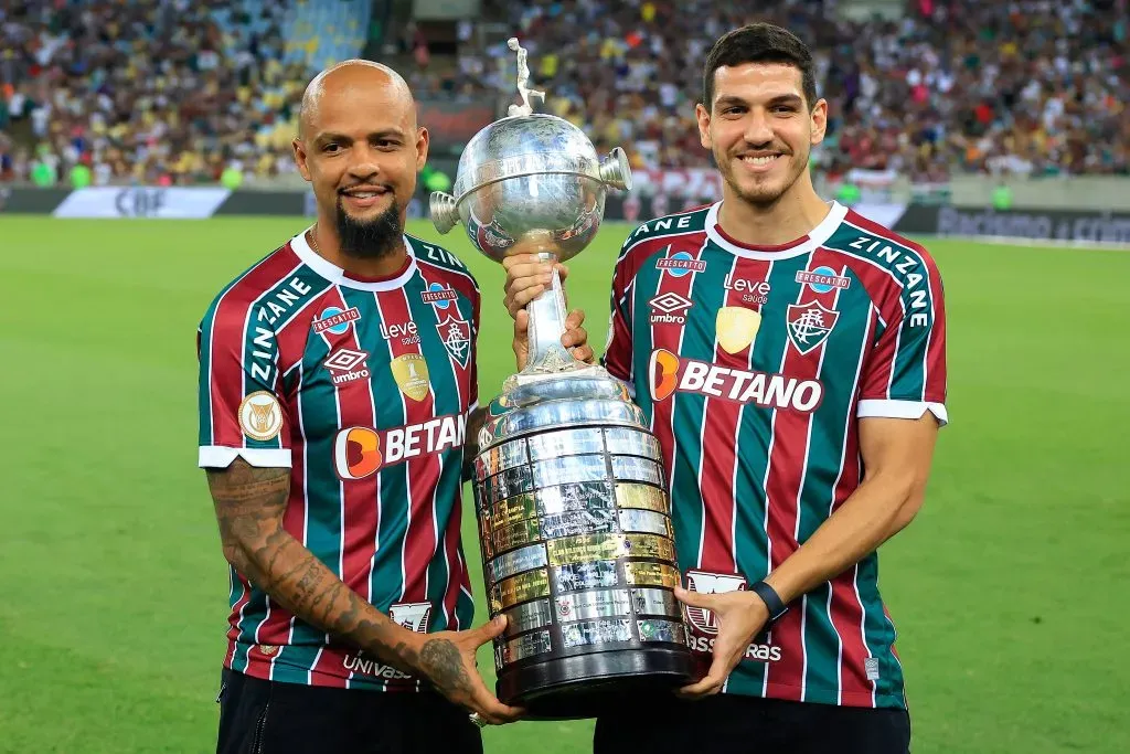 Felipe Melo e Nino com a taça da Libertadores.  (Photo by Buda Mendes/Getty Images)