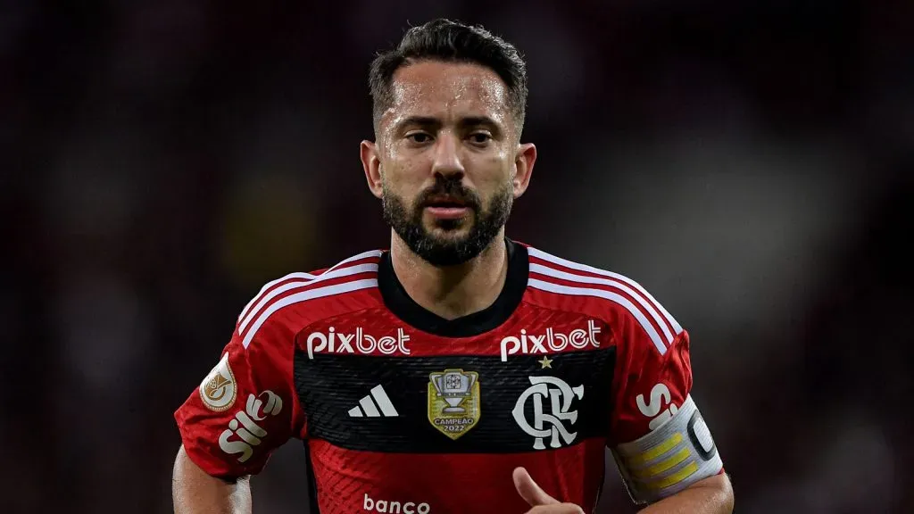 Everton Ribeiro em ação pelo Flamengo