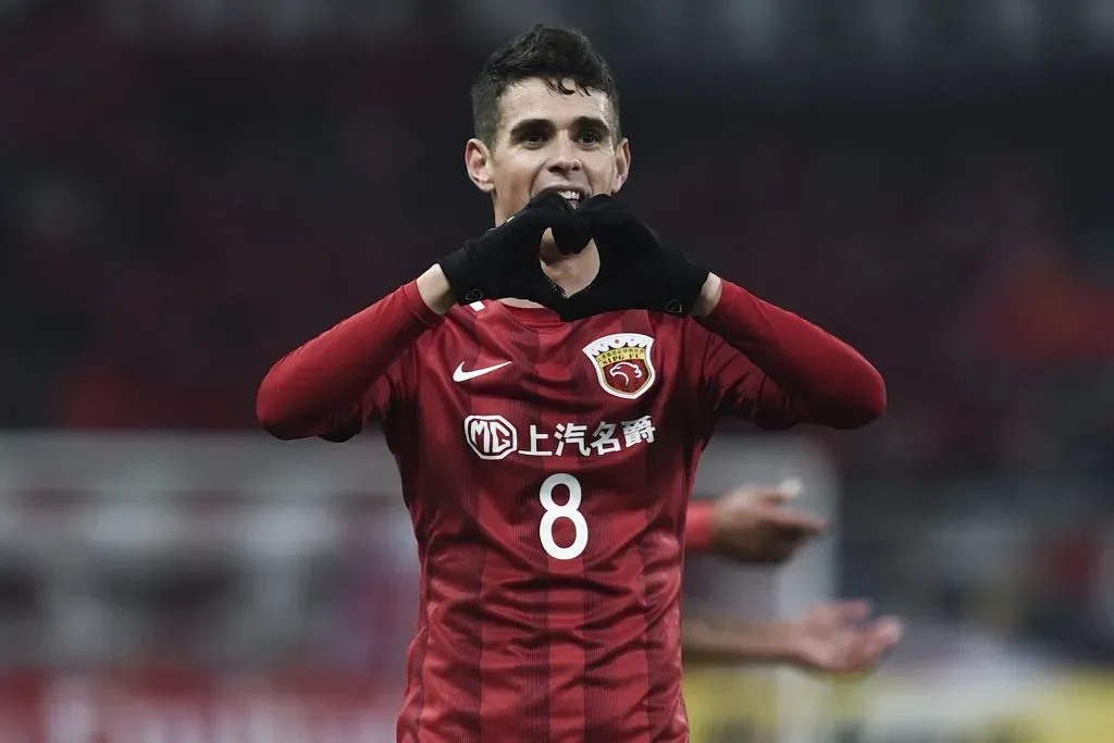 SHANGHAI, CHINA – FEBRUARY 28: Oscar #8 of Shanghai SIPG celebrates after scoring his team’s second goal during the AFC Champions League 2017 Group F match between Shanghai SIPG and Western Sydney Wanderers at Shanghai Stadium on February 28, 2017 in Shanghai, China.  (Photo by Visual China/Getty Images)