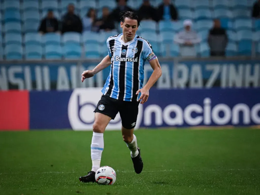 Geromel em ação pelo Grêmio. Foto: Maxi Franzoi/AGIF