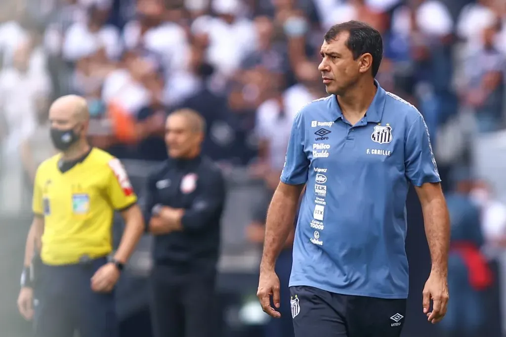 Fábio Carille durante sua 1ª passagem pelo Santos. Foto: Marcello Zambrana/AGIF