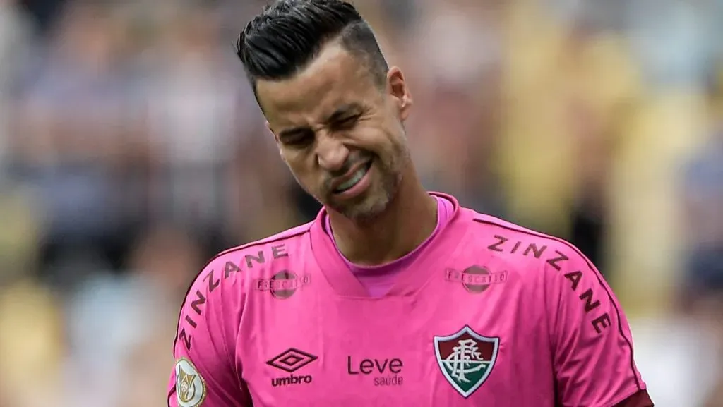 Fábio ganhou destaque de goleiro do rival do Flu – Foto: Thiago Ribeiro/AGIF