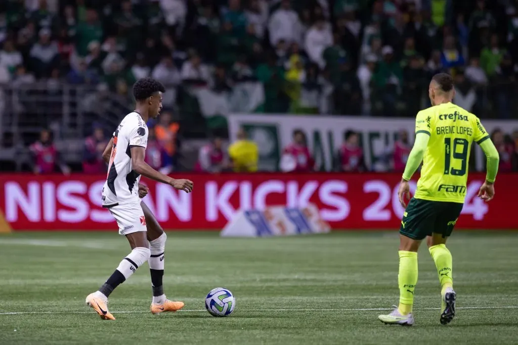 Robson Bambu em ação com a camisa do Vasco. Foto: Fabio Moreira Pinto/AGIF