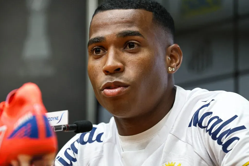 SP – SANTOS – 19/07/2023 – SANTOS, APRESENTACAO JEAN LUCAS – Jean Lucas durante sua apresentacao oficial como jogador do Santos. Foto: Fernanda Luz/AGIF