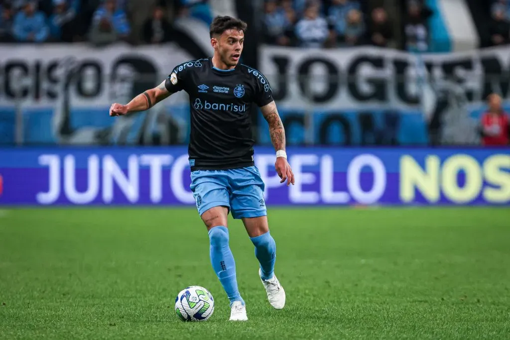 Carballo, jogador do Grêmio - Foto: Maxi Franzoi/AGIF
