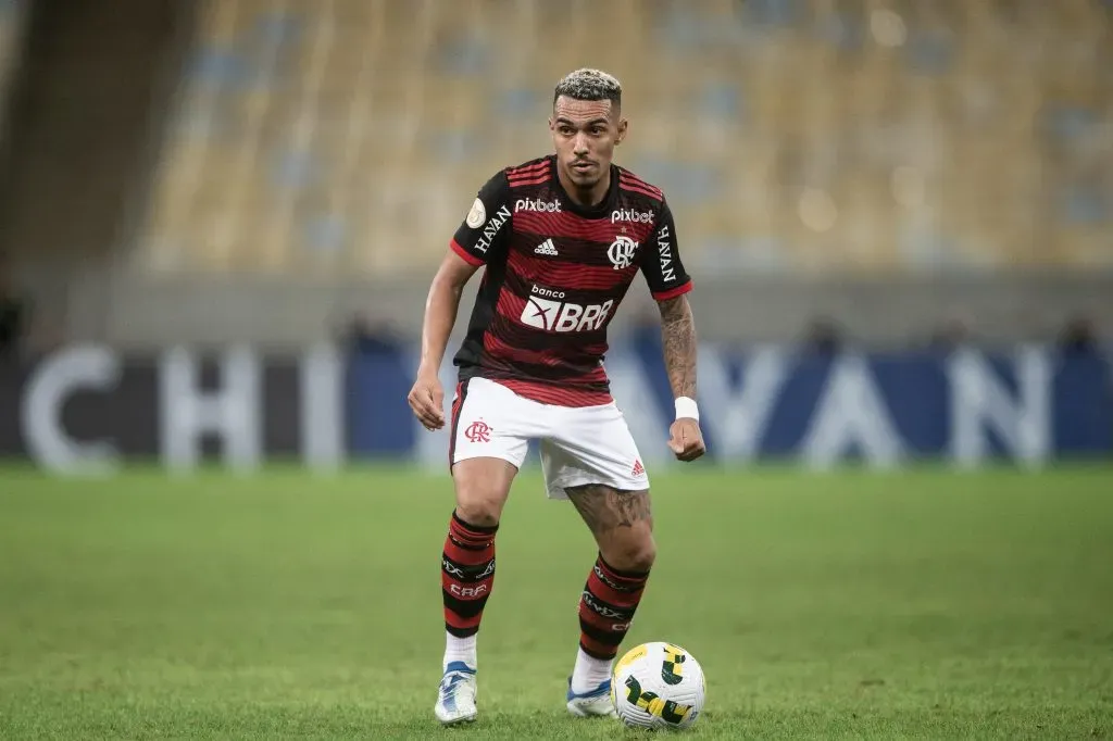 Matheuzinho, em ação pelo Flamengo – Matheuzinho, jogador do Flamengo -Foto: Thiago Ribeiro/AGIF