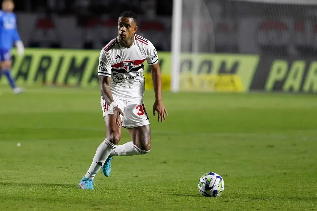 Caio Paulista em ação pelo São Paulo – Foto: Rubens Chiri/São Paulo