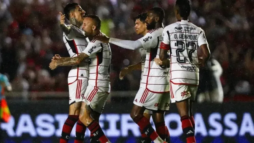 Foto: Gilvan de Souza/CRF – Jogadores do Flamengo comemoram gol em partida válida pelo Brasileirão