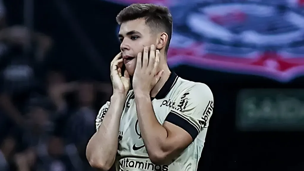 Foto: Fabio Giannelli/AGIF - Gabriel Moscardo pelo Corinthians