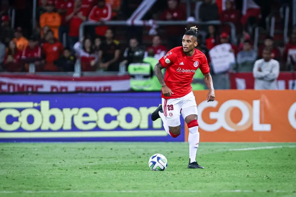 Dalbert jogador do Internacional durante partida contra o America-MG no estadio Beira-Rio pelo campeonato Brasileiro A 2023. Maxi Franzoi/AGIF
