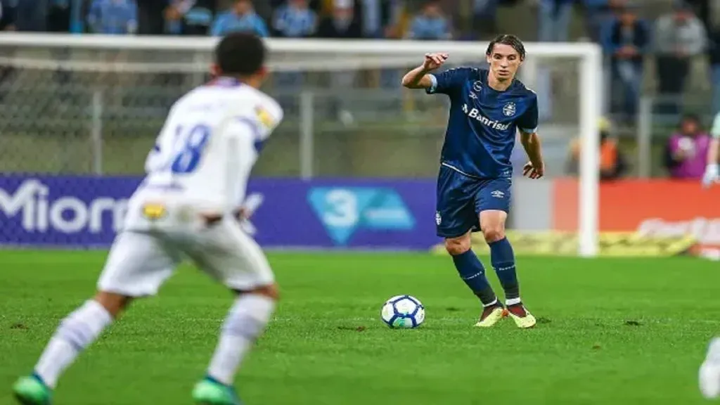 Foto: Lucas Uebel/Getty Images – Pedro Geromel atuando pelo Grêmio