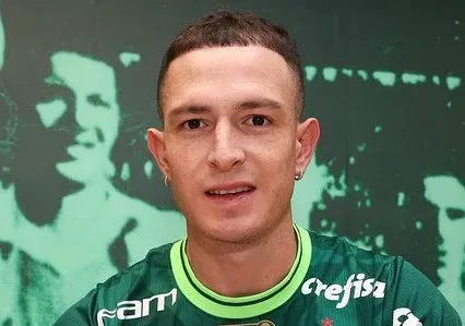 Palmeiras contrata o volante, Aníbal Moreno