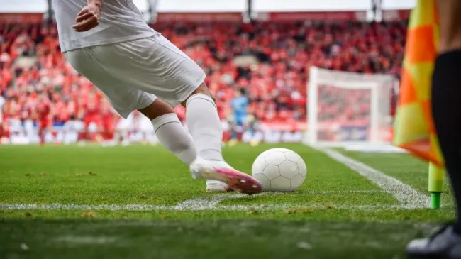 O futebol é uma das principais modalidades de apostas no bet365 app (Foto: iStock)
