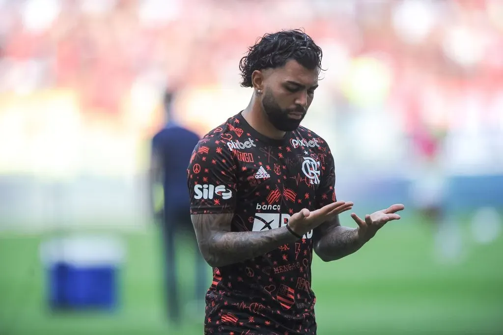 Marca da Sil Fios estampava manga da camisa do Flamengo. Foto: Jhony Pinho/AGIF