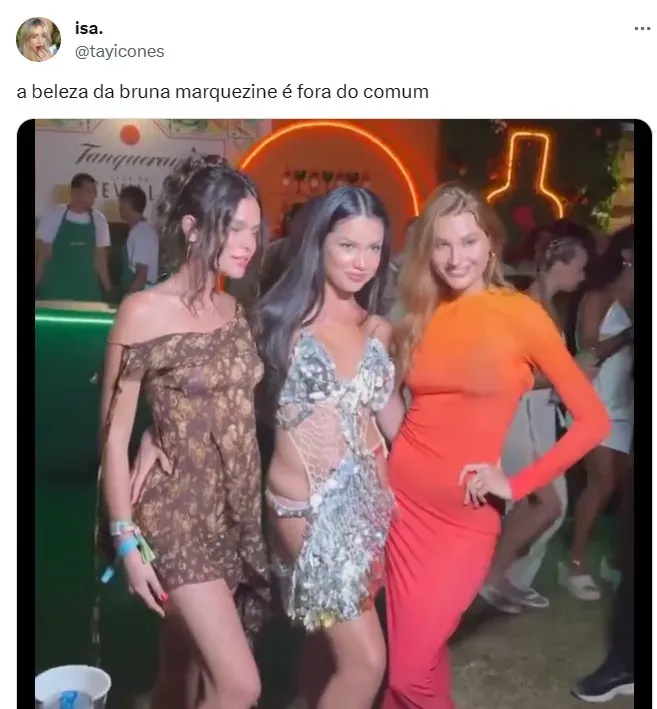 Bruna Marquezine posa ao lado de Juliette e Sasha