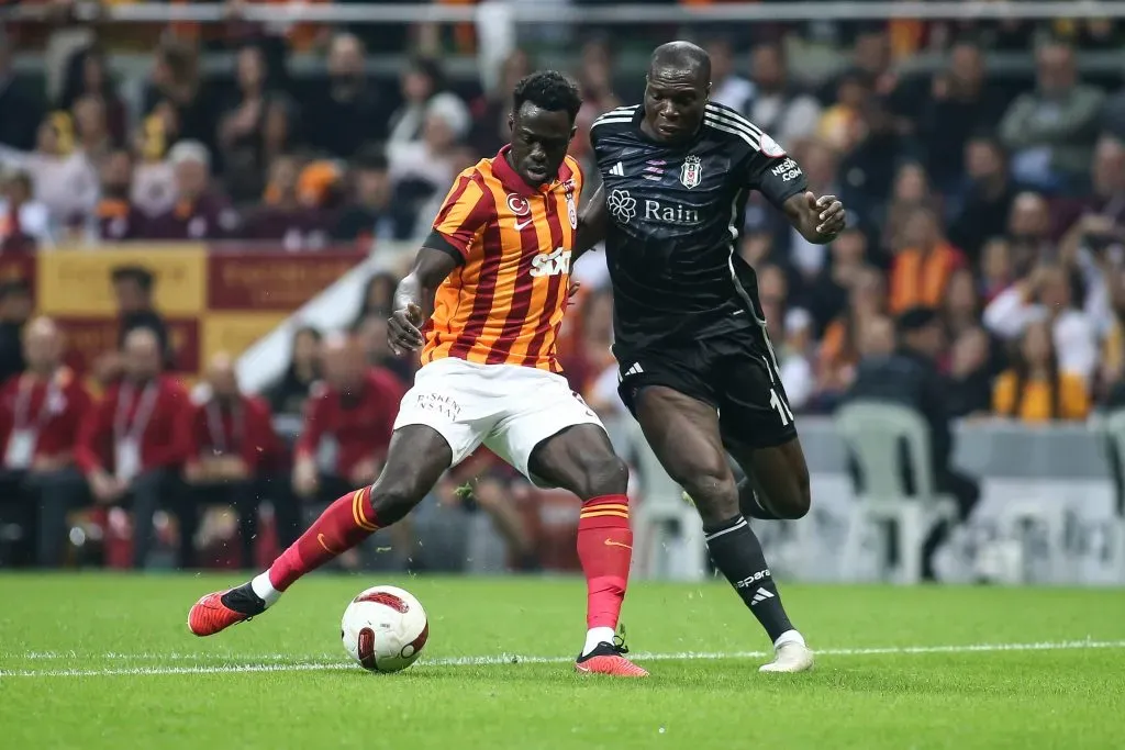 Aboubakar em ação pelo Besiktas, na Turquia – Foto: Ahmad Mora/Getty Images
