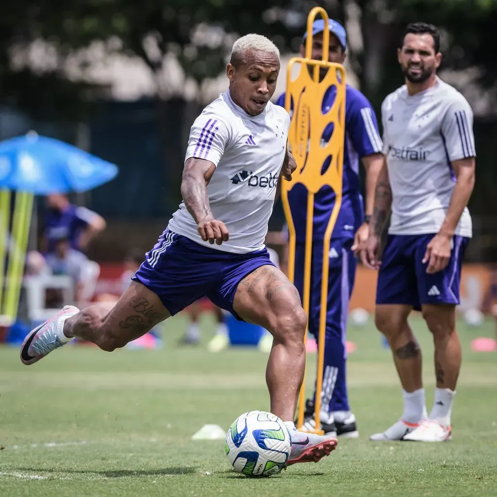 Paulo Vitor tem contrato com o Cruzeiro até o fim de 2025 – Foto: Gustavo Aleixo/Cruzeiro