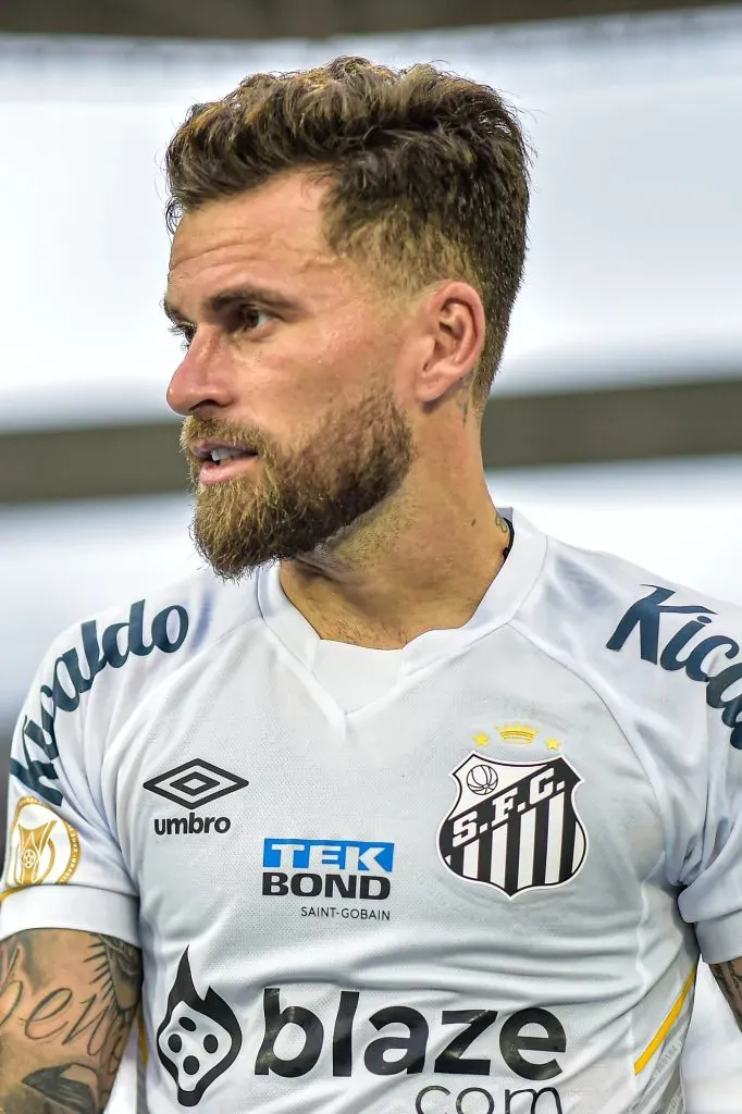 RJ – RIO DE JANEIRO – 26/11/2023 – BRASILEIRO A 2023, BOTAFOGO X SANTOS – Lucas Lima jogador do Santos durante partida contra o Botafogo no estadio Engenhao pelo campeonato Brasileiro A 2023. Foto: Thiago Ribeiro/AGIF