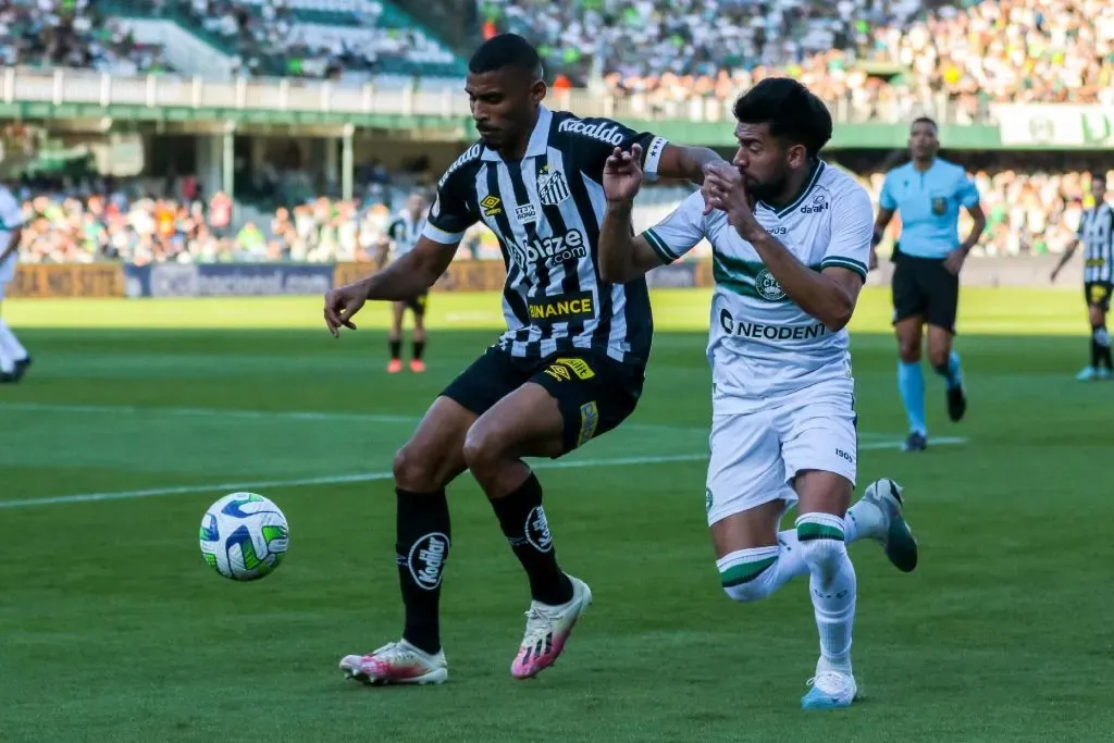 Marcelino Moreno durante jogo contra o Santos, pela Série A. Foto: Robson Mafra/AGIF