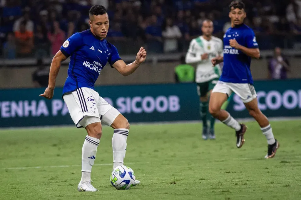 MG – BELO HORIZONTE – 06/12/2023 – BRASILEIRO A 2023, CRUZEIRO X PALMEIRAS – Marlon jogador do Cruzeiro durante partida contra o Palmeiras no estadio Mineirao pelo campeonato Brasileiro A 2023. Foto: Fernando Moreno/AGIF