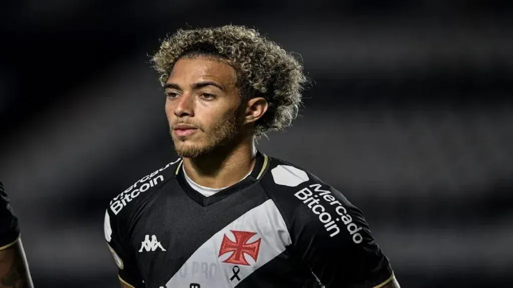 Foto: Thiago Ribeiro/AGIF – Figueiredo pode estar próximo do Coritiba