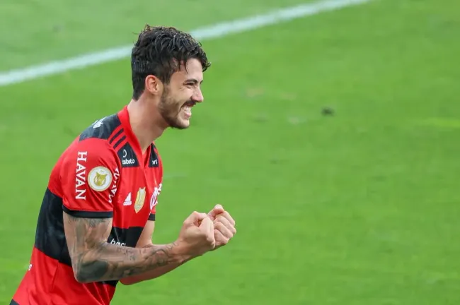 Gustavo Henrique está muito perto do Corinthians – Foto: Marcello Zambrana/AGIF.