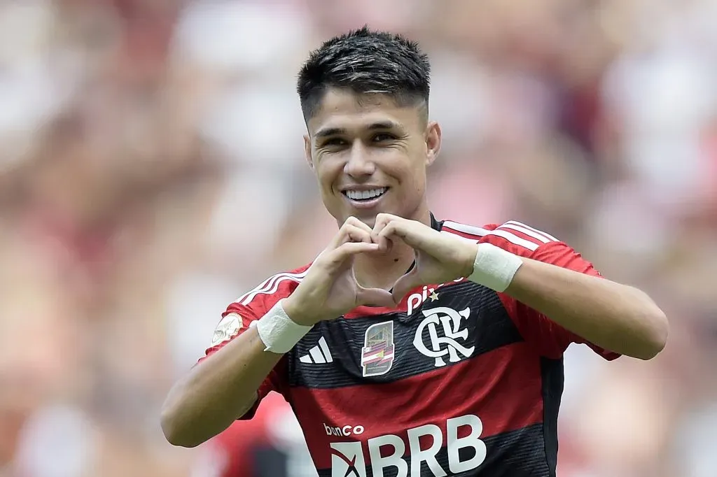 Luiz Araújo comemora gol pelo Flamengo. Foto: Alexandre Loureiro/AGIF