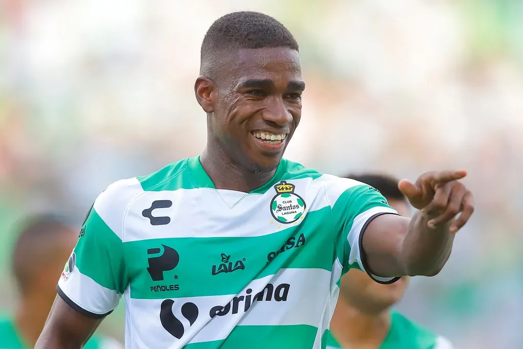 Félix Torres tem um novo cenário para chegar no Timão – (Photo by Manuel Guadarrama/Getty Images)