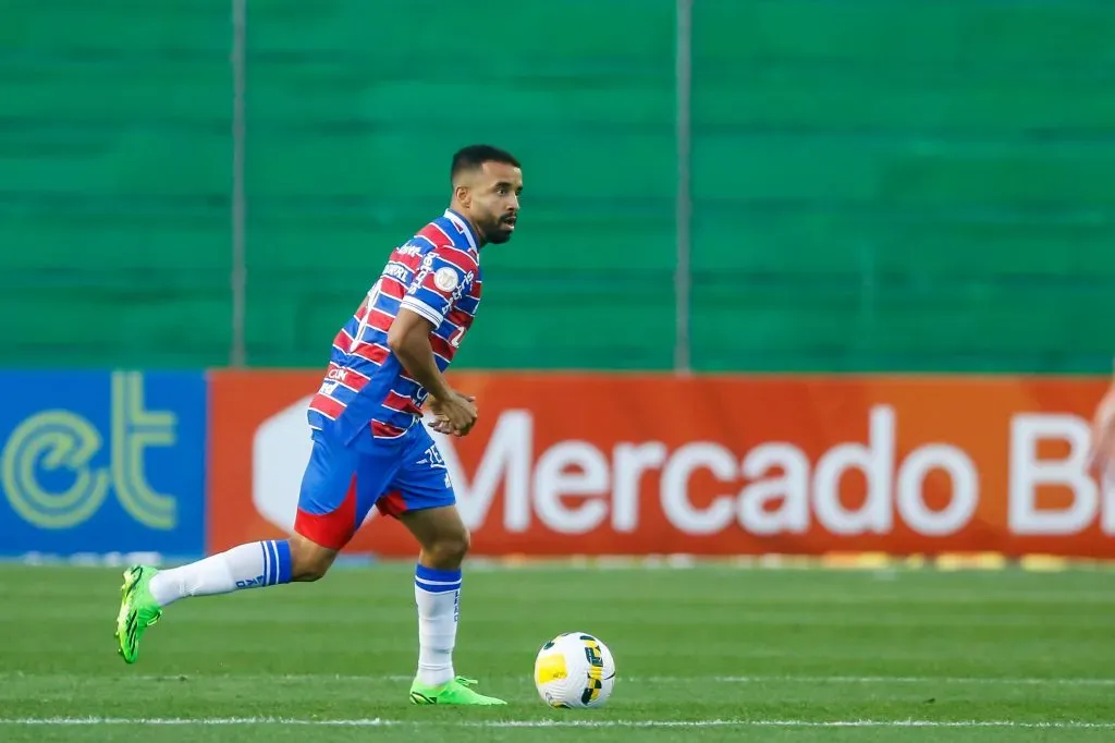 RS – Caxias do Sul – 18/09/2022 – BRASILEIRAO A 2022, JUVENTUDE X FORTALEZA. Caio Alexandre, jogador do Fortaleza, em lance da partida contra o Juventude, no Estadio Alfredo Jaconi, pelo Campeonato Brasileiro 2022. Foto: Luiz Erbes/AGIF